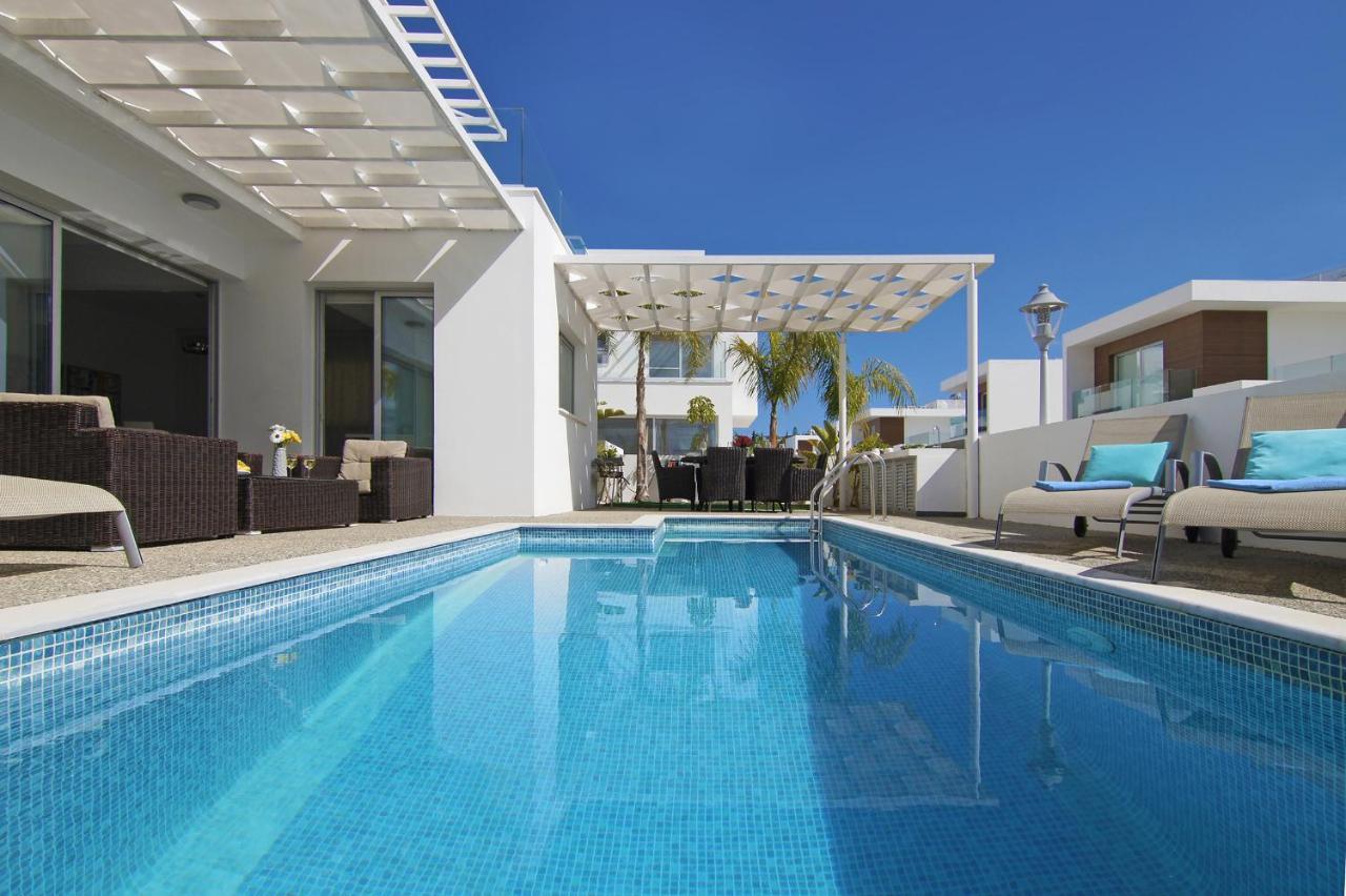 Villa Sunday Ayia Napa Ngoại thất bức ảnh
