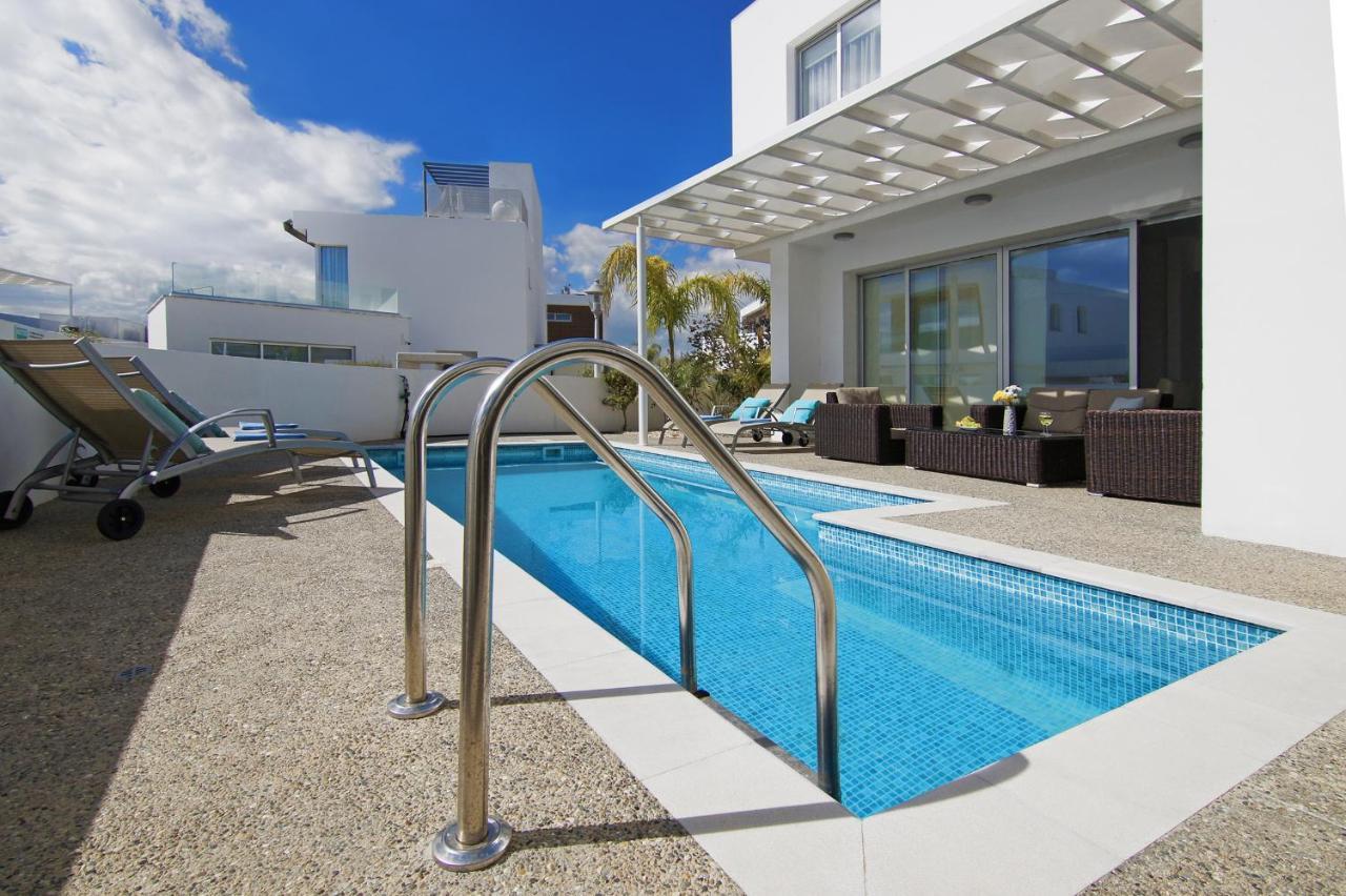Villa Sunday Ayia Napa Ngoại thất bức ảnh