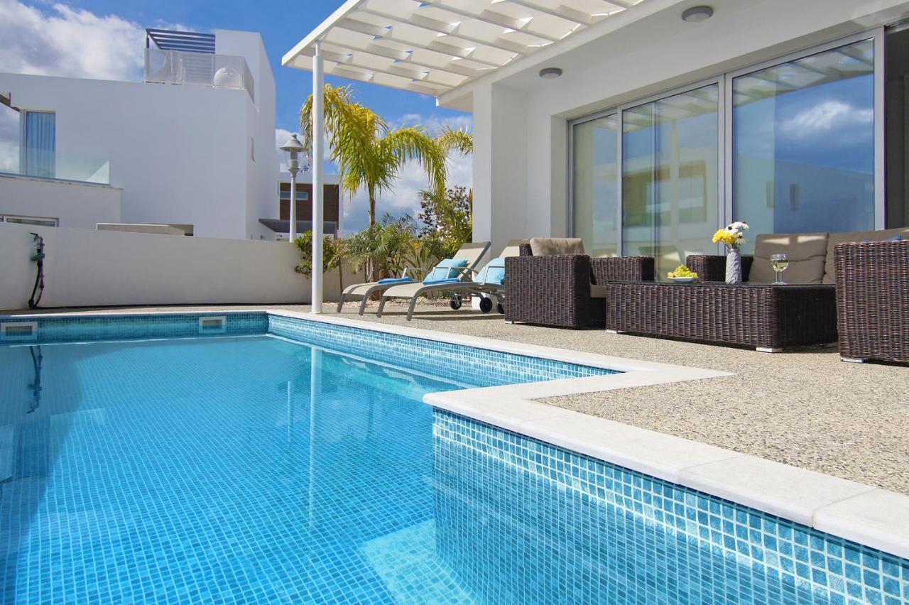 Villa Sunday Ayia Napa Ngoại thất bức ảnh